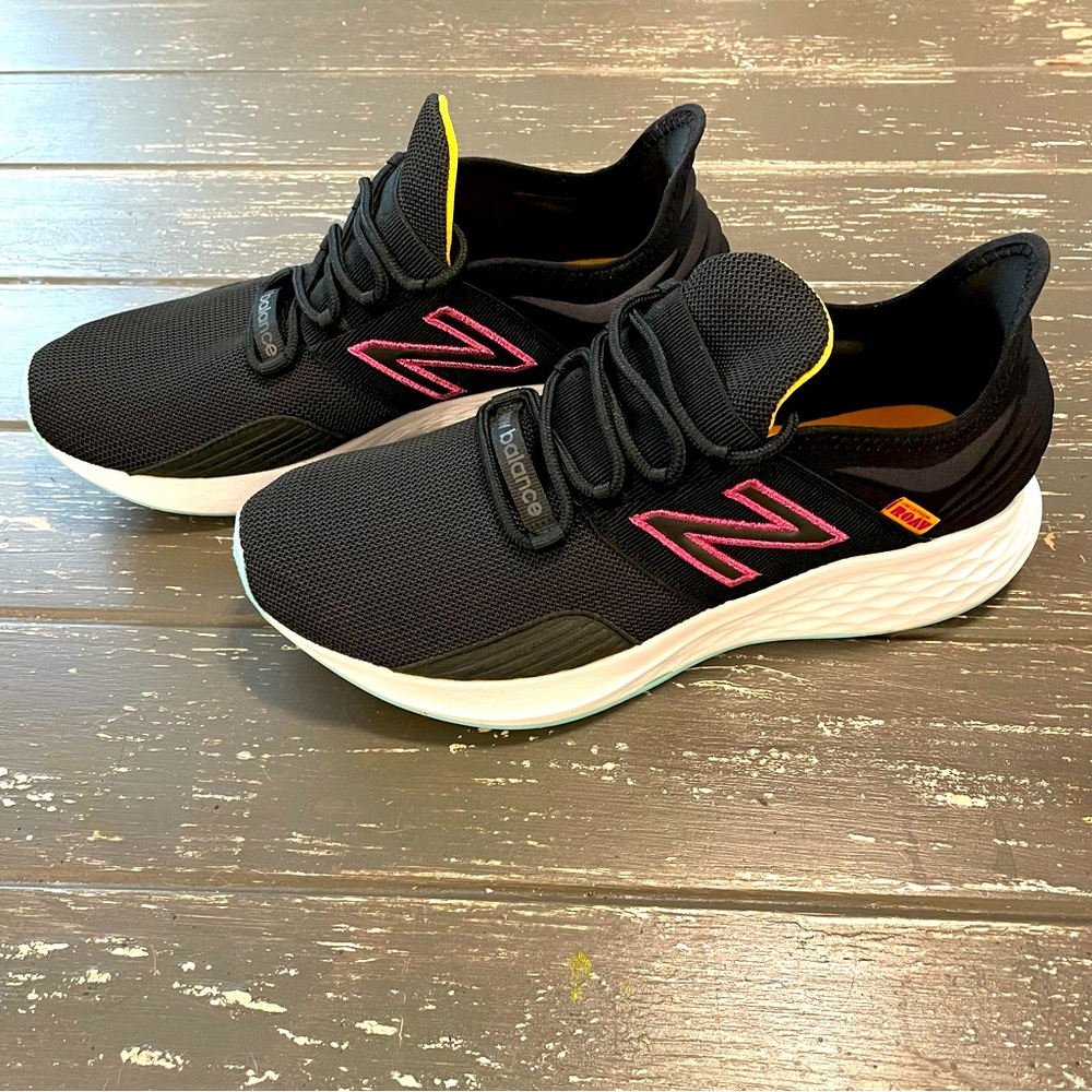 New Balance, Size 9.5, Black